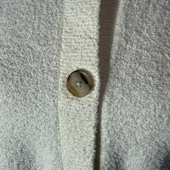 Banana Republic Cream Cardigan Sweater. PTP 23 - Picture 4 of 9